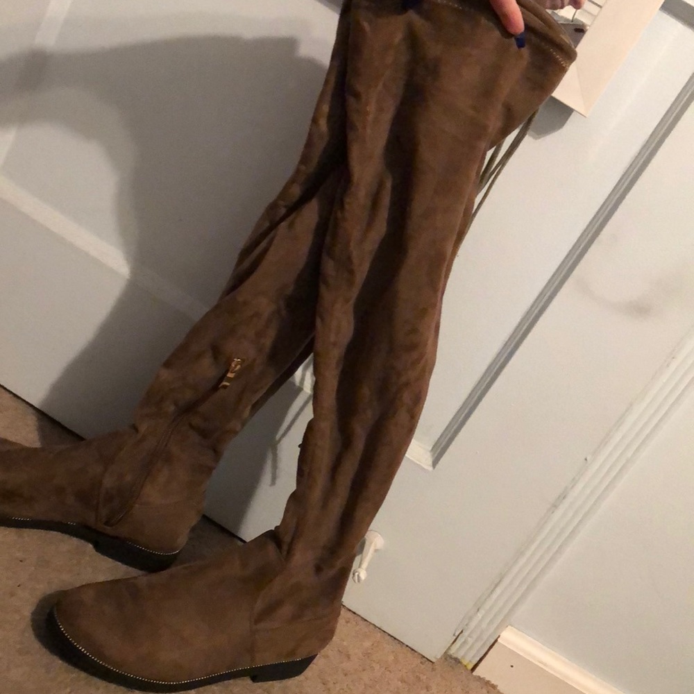 Knee high flat boot